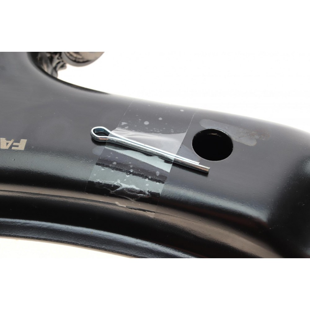 Важіль підвіски (передній) (L) Nissan Almera 00-06