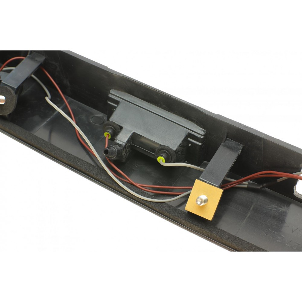 Планка дверей (задній) VW T6 15- (підсвітка номера) (з отвором під камеру)