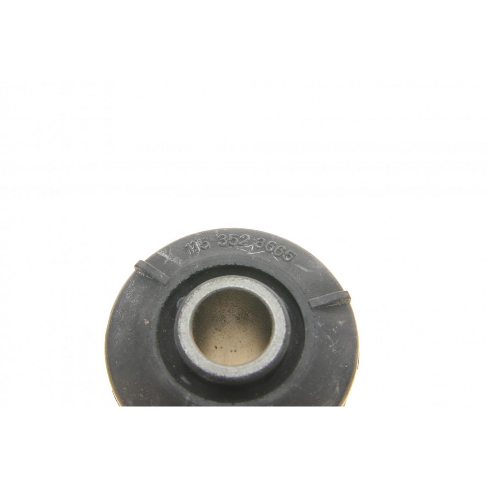 Сайлентблок балки (задньої) MB C-class (W114) -77