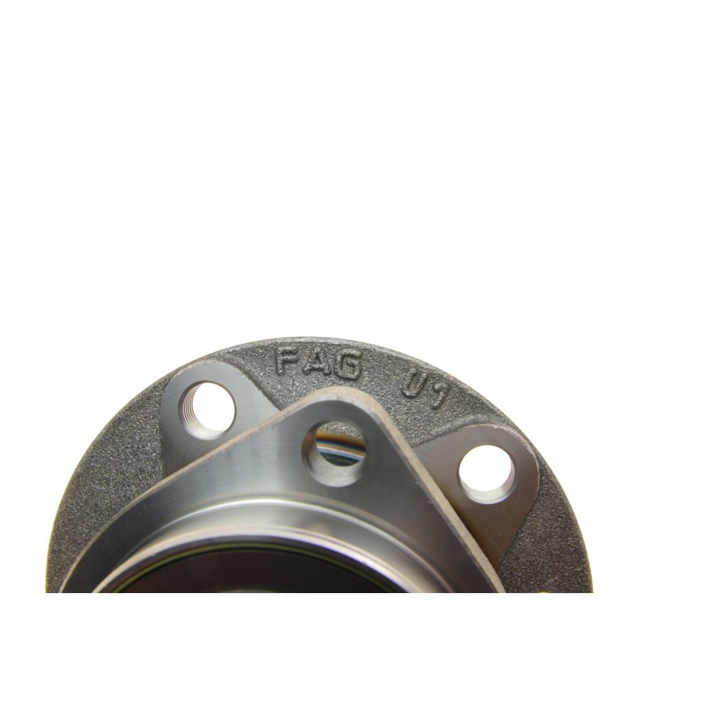 Підшипник маточини (передньої) VW Caddy III 03-15/Golf V/VI 03-14 (3 болти)