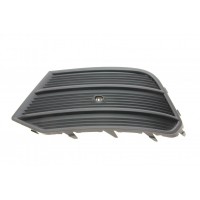 Вставка бампера (під протитуманку) Audi Q3 11-18 (L)