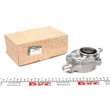 Насос вакуумний Renault Trafic/Master 2.5 dCi 00- Насос вакуумний Renault Trafic/Master 2.5 dCi 00-