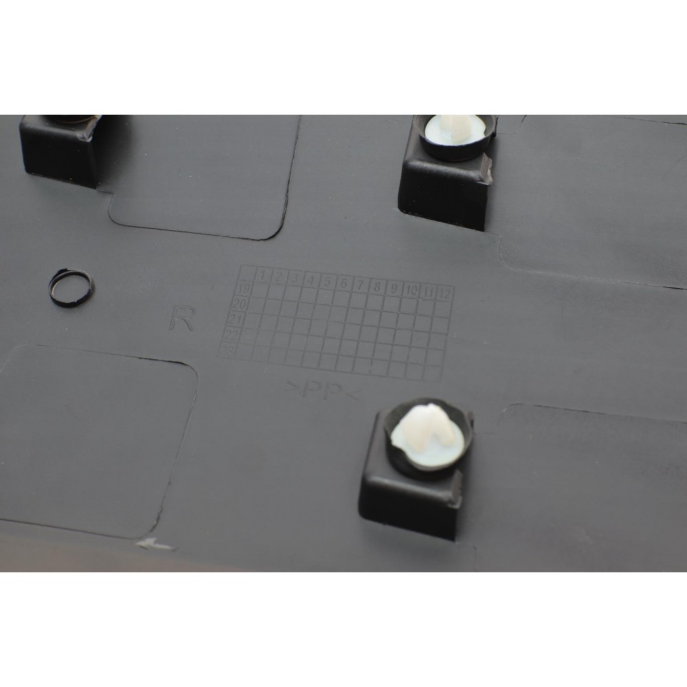 Молдинг кузова (R) Opel Vivaro/Renault Trafic 14-