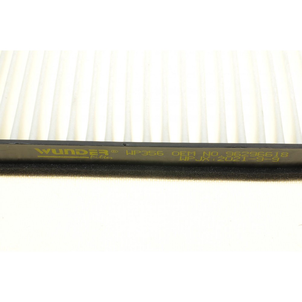 Фільтр салону Chevrolet Evanda 2.0i 02-