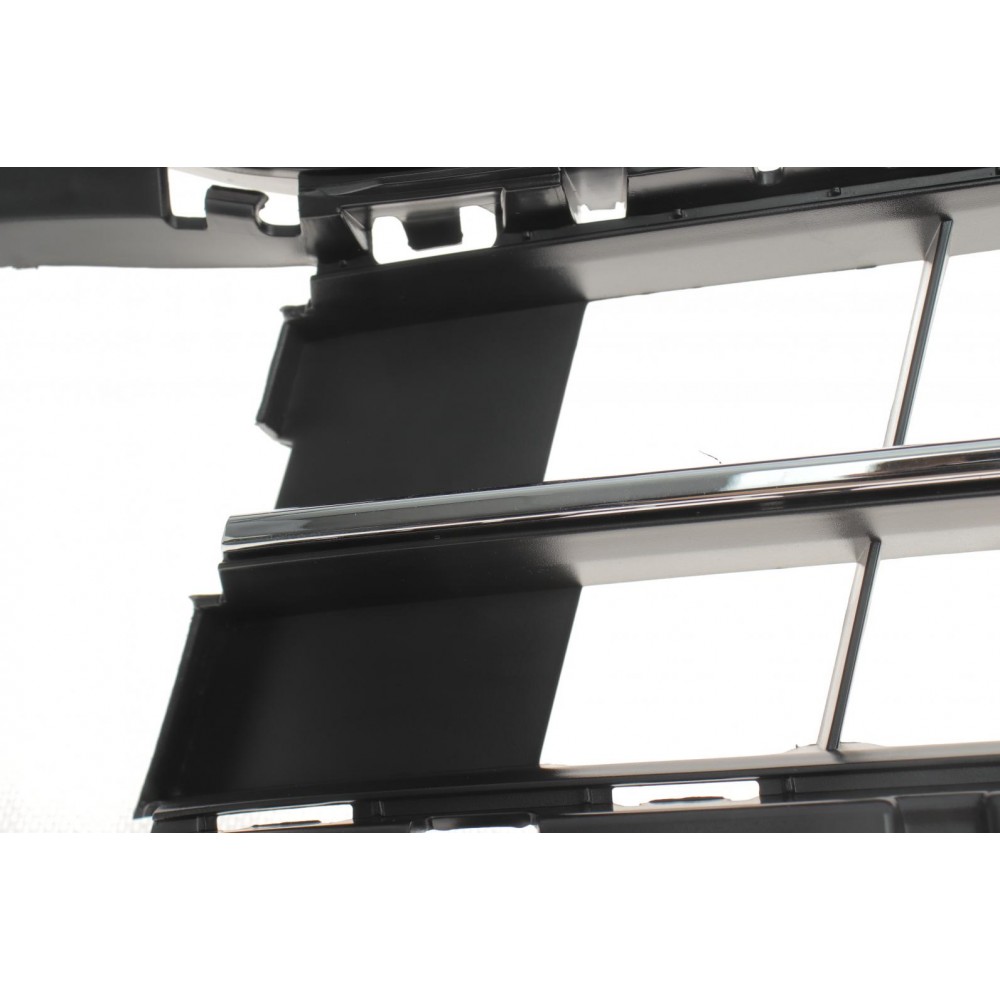 Решітка бампера VW Passat 14-