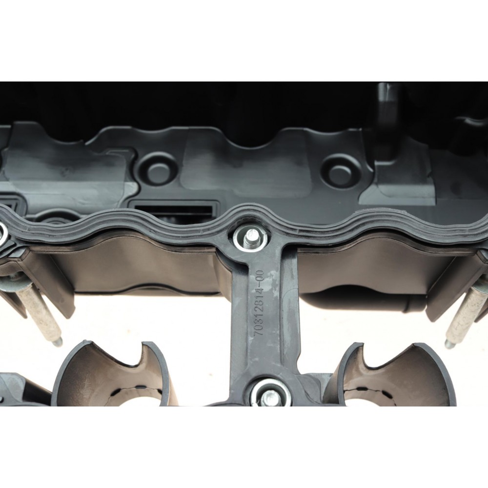 Кришка клапанів BMW 3 (E90)/5 (E60)/7 (F01/F02/F03/F04) (N54 B30 A/B) 3.0 04-13