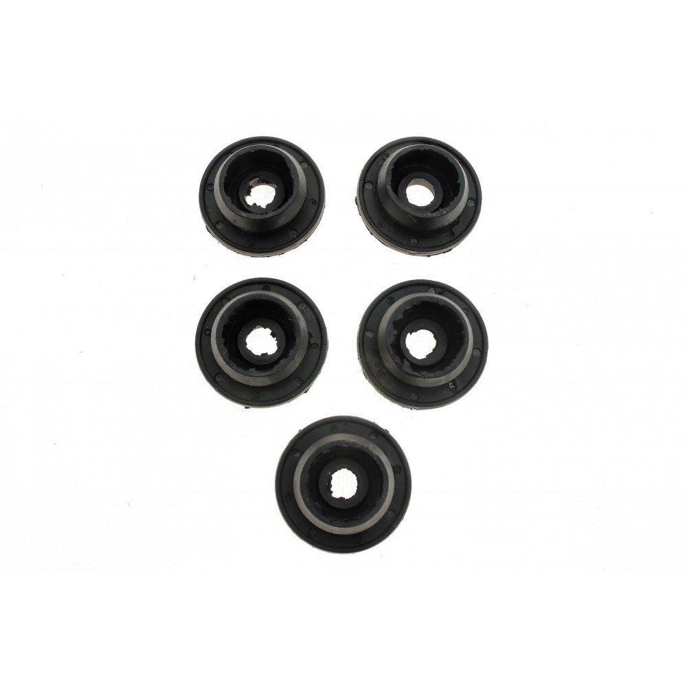 Подушка радіатора Ford Courier 14- (знизу)