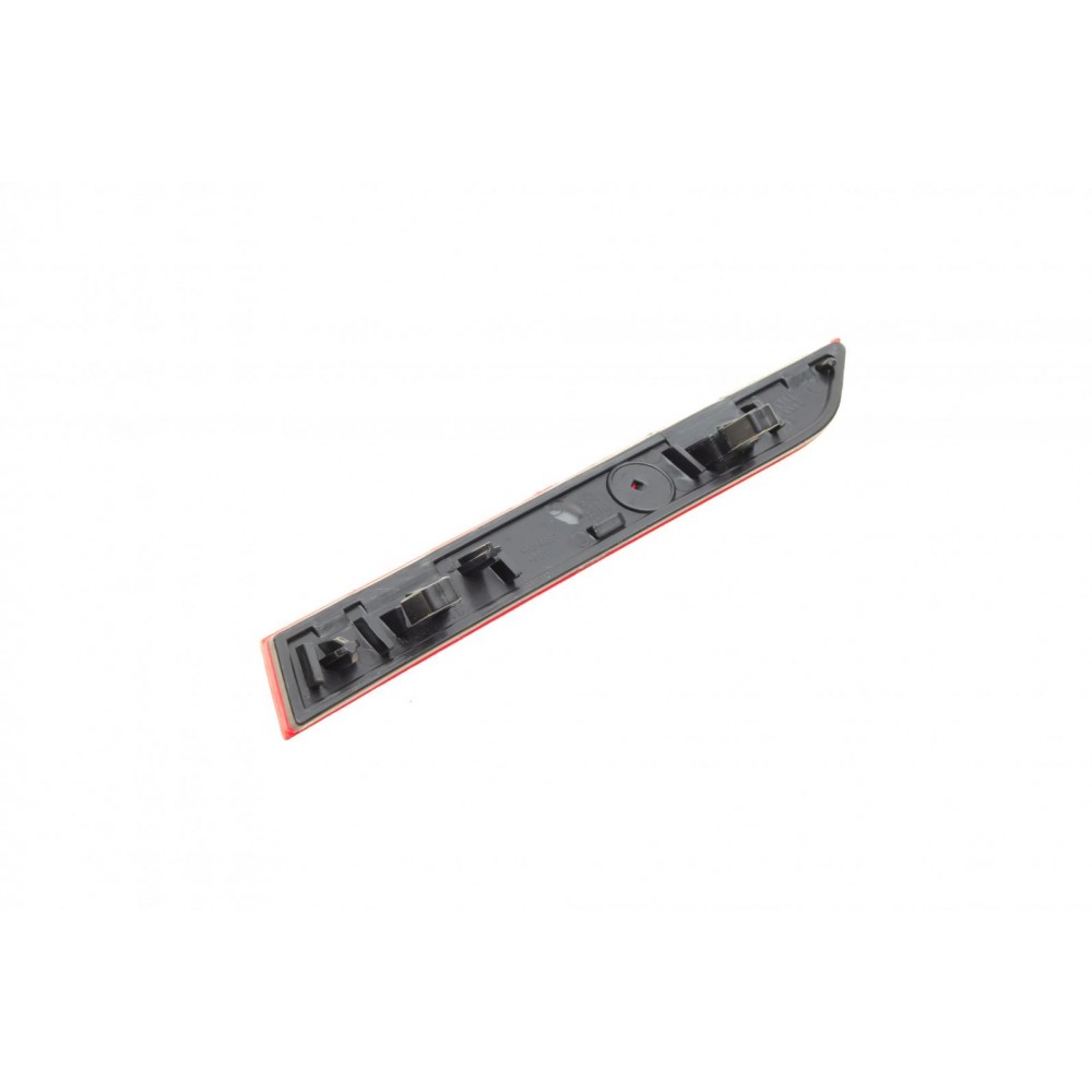 Світловідбивач бампера (заднього) VW Passat 14- (R)