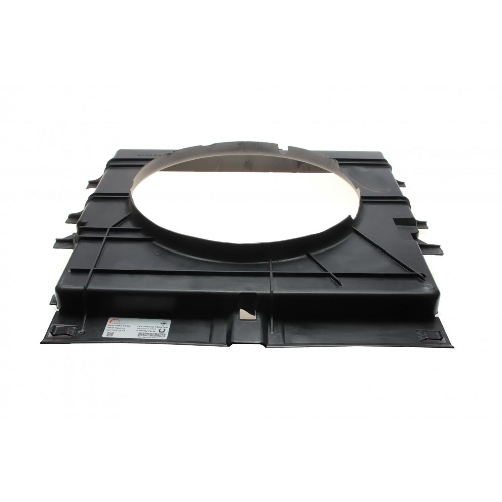 Дифузор радіатора MB Sprinter OM651 09- (9065050855)