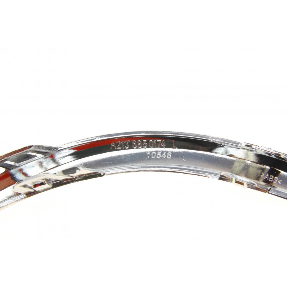 Молдинг бампера (переднього) MB E-class (W213) 16- (R)