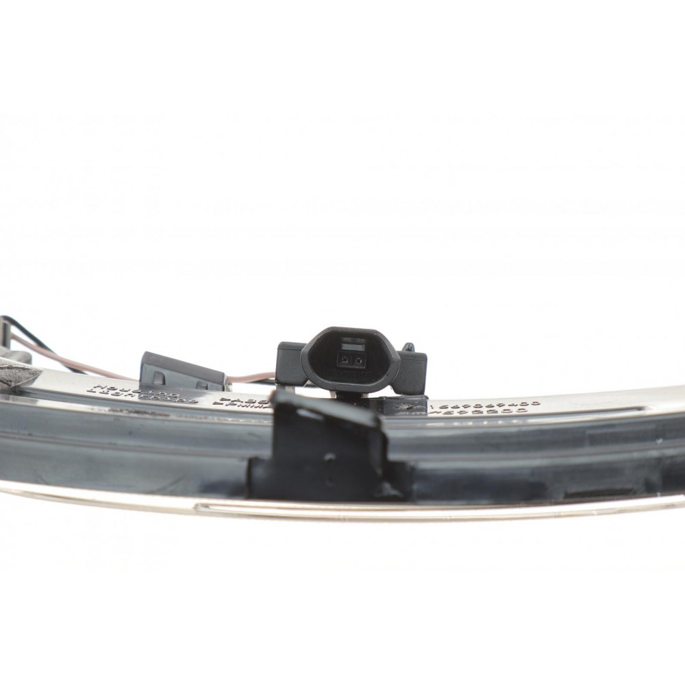 Повторювач повороту на дзеркало MB C-class (W204)/E-class (W212) 09-16 (R)