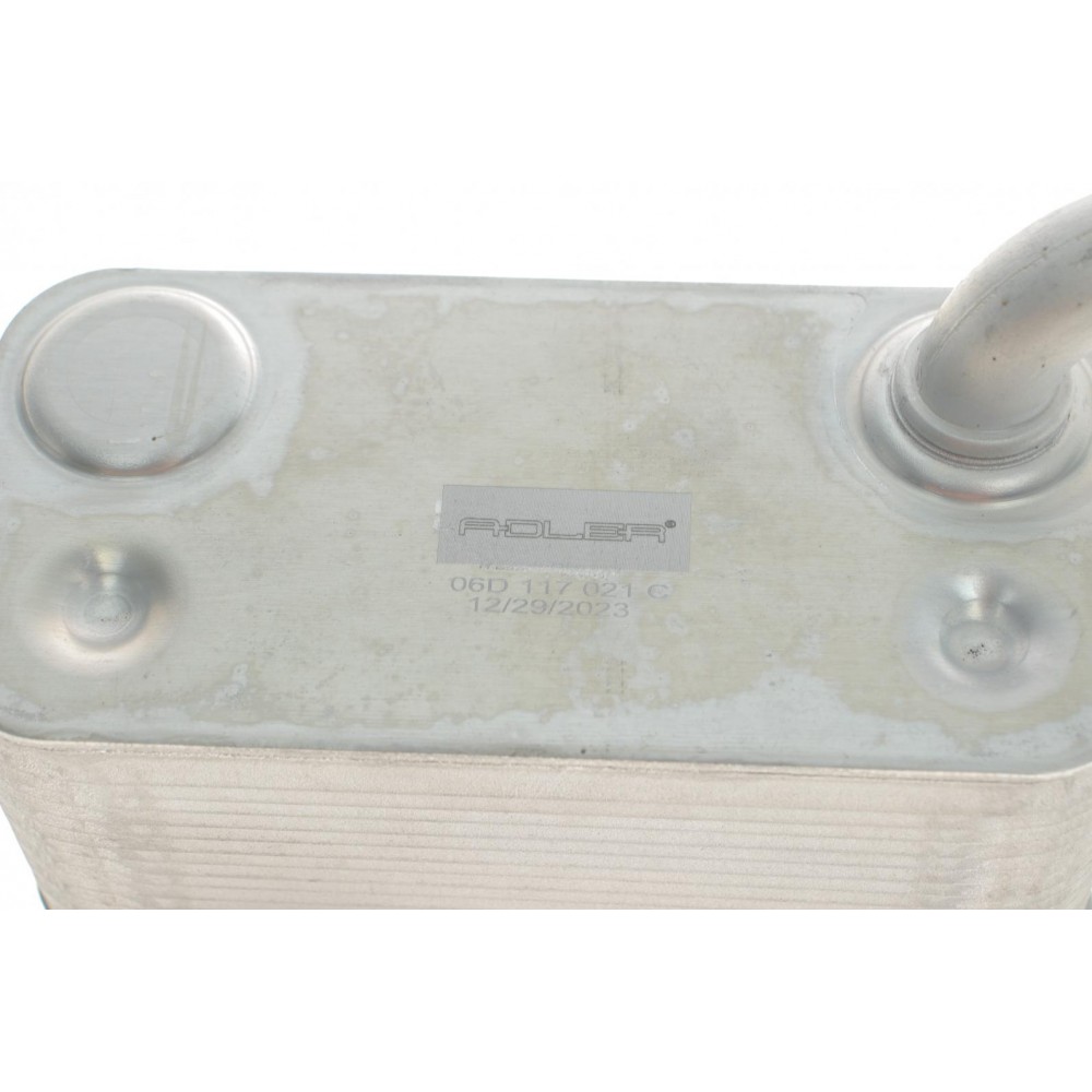 Радіатор масляний VW Passat 2.0 FSI 05-10 (теплообмінник)