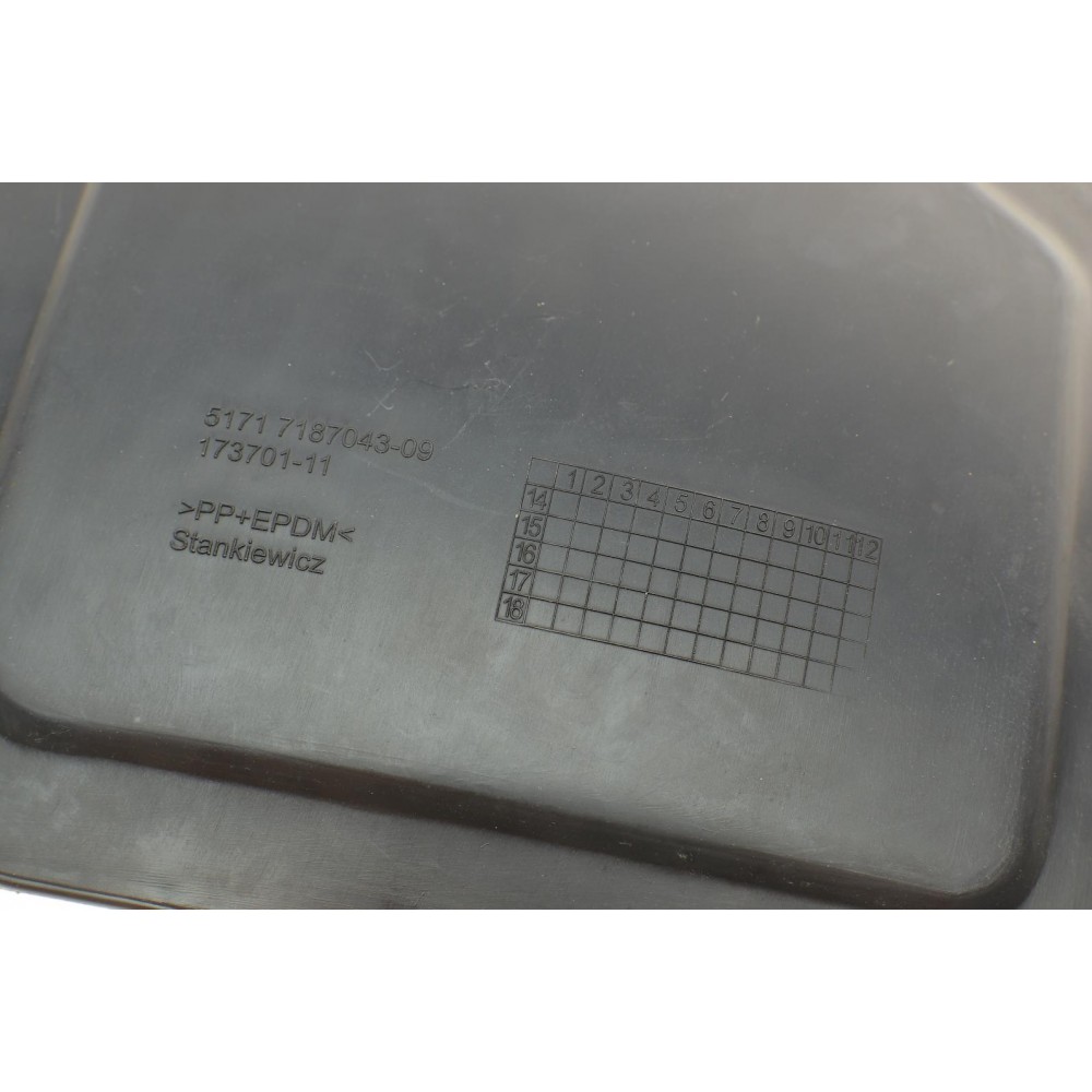 Кришка фари BMW 5 (F10) 09-16 (L)