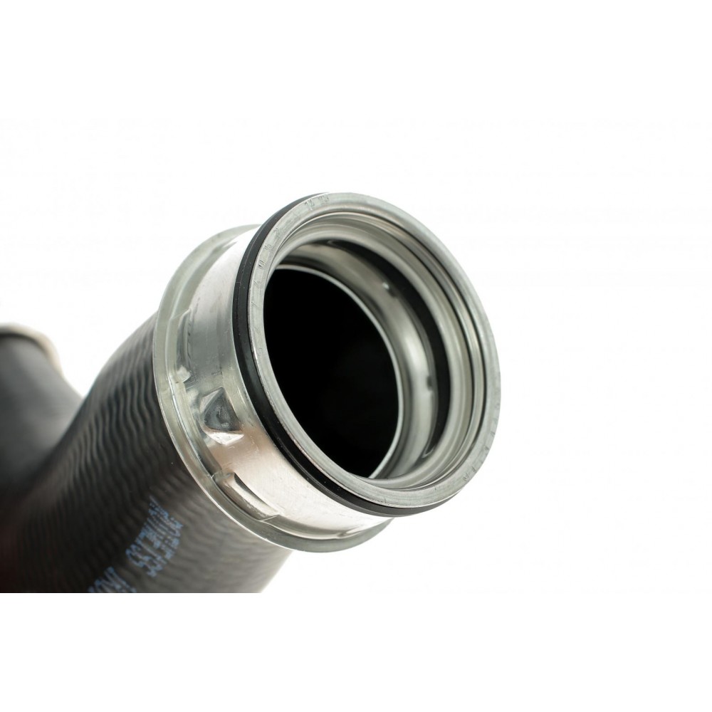 Патрубок інтеркулера (нижній) (L) Audi A3/Skoda Octavia/SuperB/VW Golf/Jetta/Passat 2.0D 03- (ззаду)