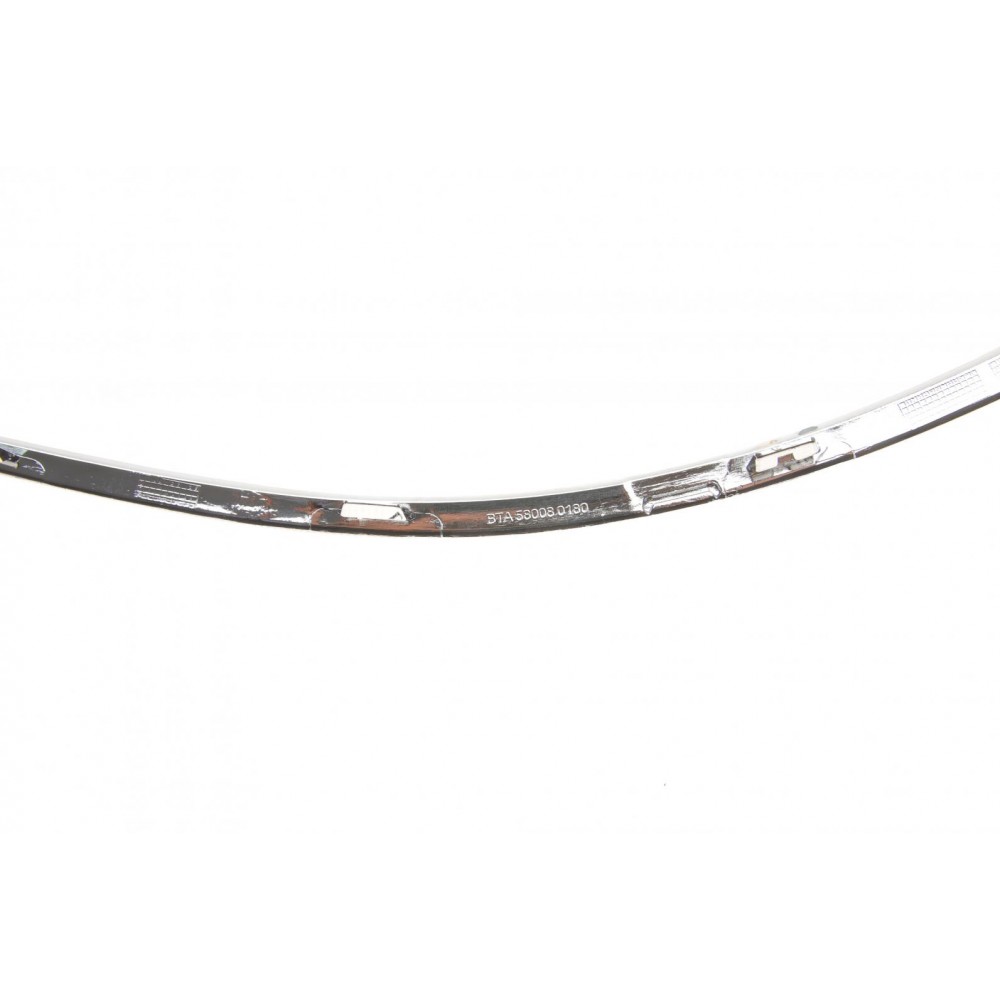 Накладка бампера (переднього) MB C-class (W204) 07-14 (R)