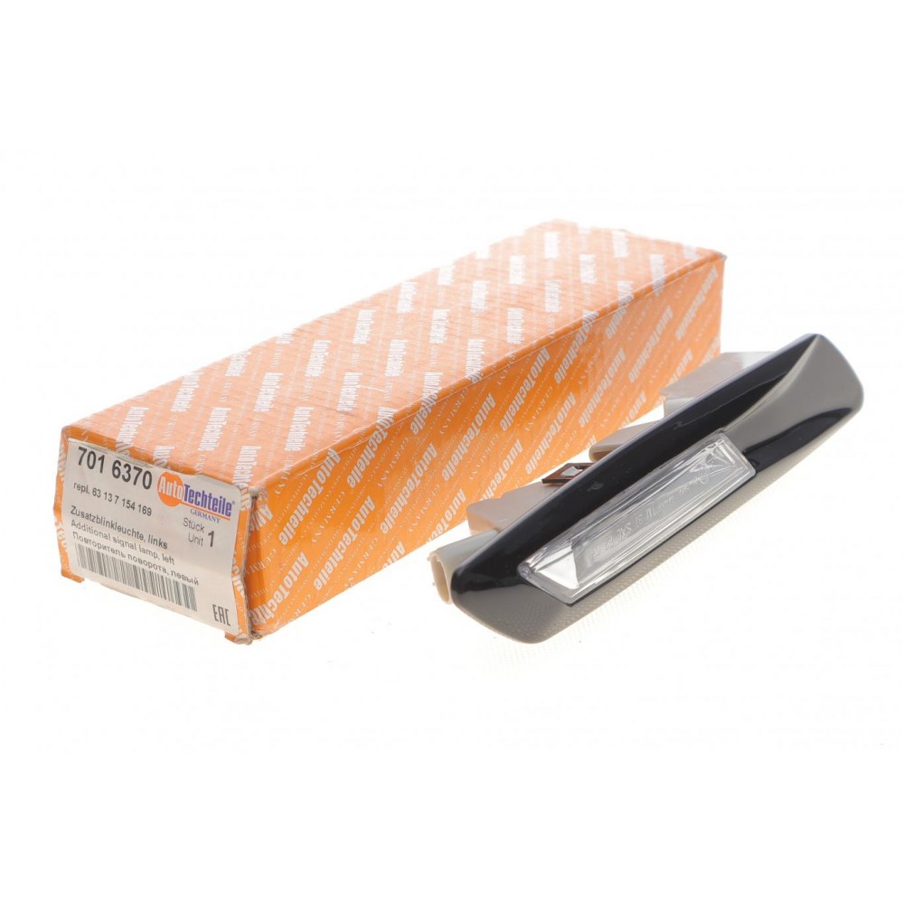 Повторювач повороту на крило BMW 5 (F10) 09-13 (L)