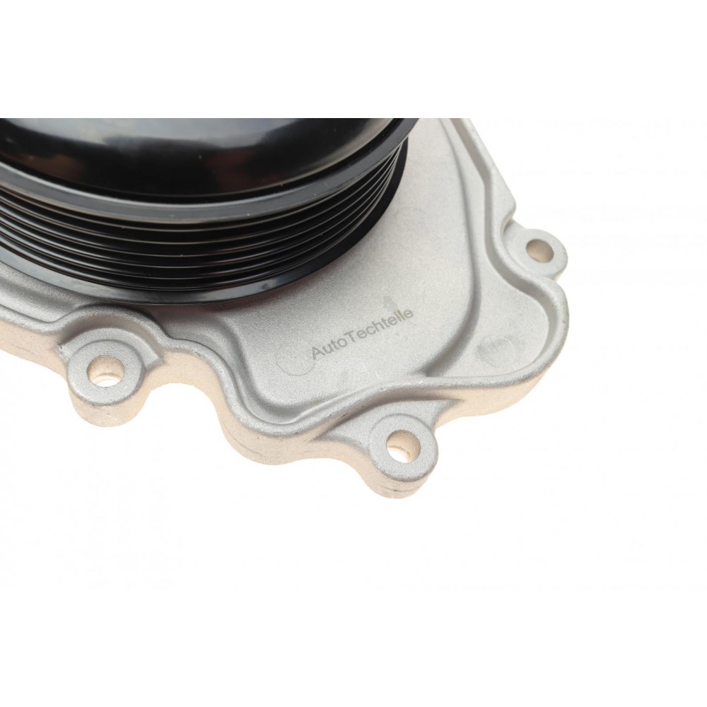 Помпа води MB C-class (W204/S204)/E-class (W212)/Vito (W447) (OM651) 08-