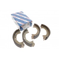 F 026 008 001 BOSCH Комплект гальмівних колодок, стояночная тормозная система