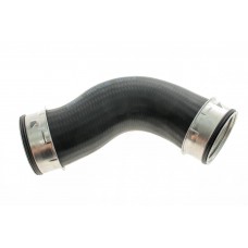 Патрубок інтеркулера (нижній) (L) Audi A3/Skoda Octavia/SuperB/VW Golf/Jetta/Passat 2.0D 03- (ззаду)