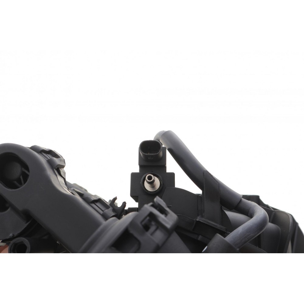 Колектор впускний VW Passat B8 2.0TSI 15-