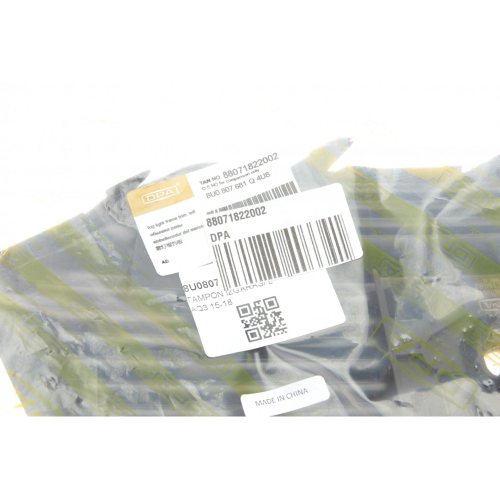 Вставка бампера (під протитуманку) Audi Q3 11-18 (L)