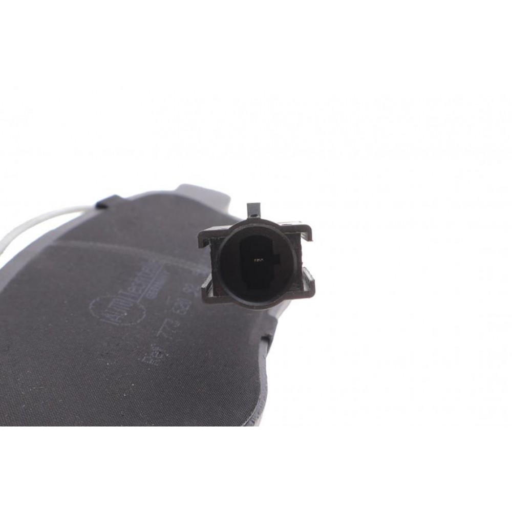 Колодки гальмівні (передні) Fiat Doblo 05-09 (137мм. пасажир)/Citroen Berlingo