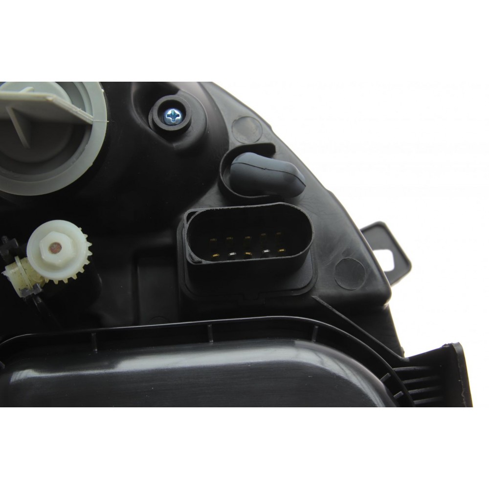 Фара (R) MB Vito (W639) 03-09 (з галогенкою) (H7/H7/H7) (8296)