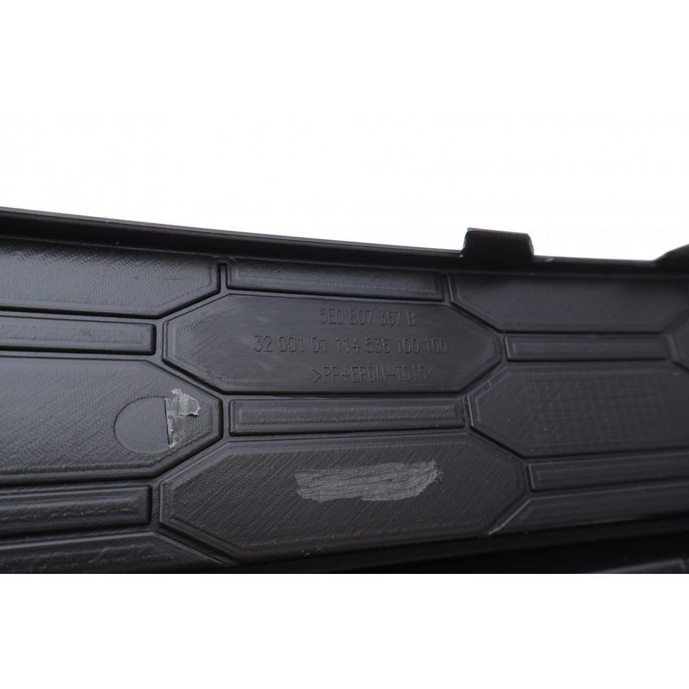 Вставка бампера (без протитуманки) Skoda Octavia 18- (L)